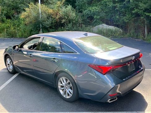 Used 2021 Toyota Avalon XLE w/ Moonroof Package AWD/4WD image 3