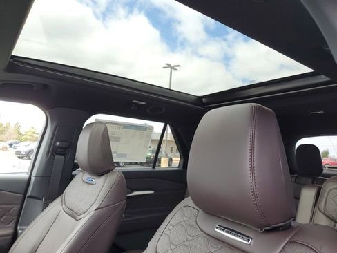 New 2026 Ford Explorer Platinum w/ LUX Leather Package AWD/4WD image 11