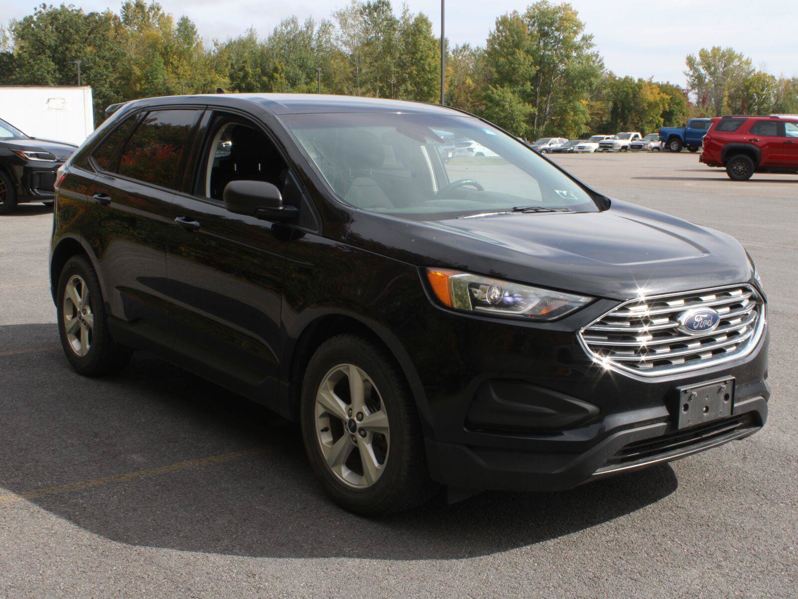Used 2019 Ford Edge SE AWD/4WD image 3