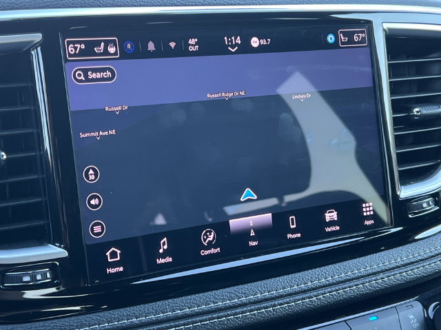 Used 2025 Chrysler Pacifica Limited FWD image 10
