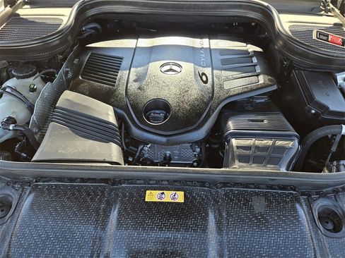 Used 2023 Mercedes-Benz GLS 450 4MATIC image 32