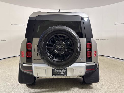 Used 2023 Land Rover Defender 110 S AWD/4WD image 4