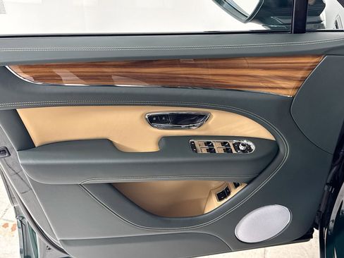 Certified 2025 Bentley Bentayga AWD/4WD image 16