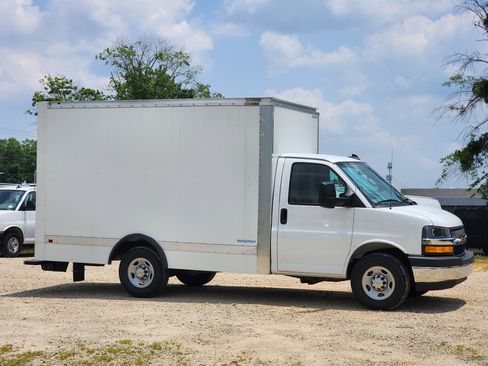 New 2024 Chevrolet Express 3500 w/ Power Convenience Package image 3