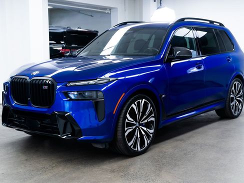 Used 2024 BMW X7 M60i AWD/4WD image 3