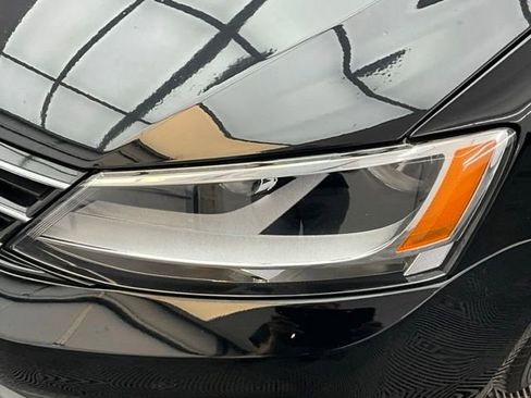 Used 2016 Volkswagen Jetta SE FWD image 17