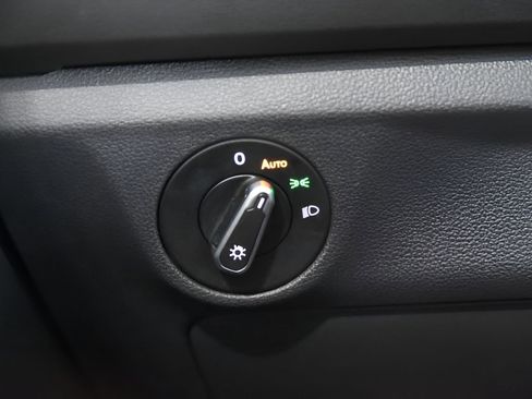 Used 2024 Volkswagen Jetta SE image 14