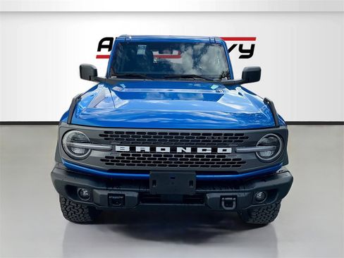 Used 2025 Ford Bronco Badlands image 2