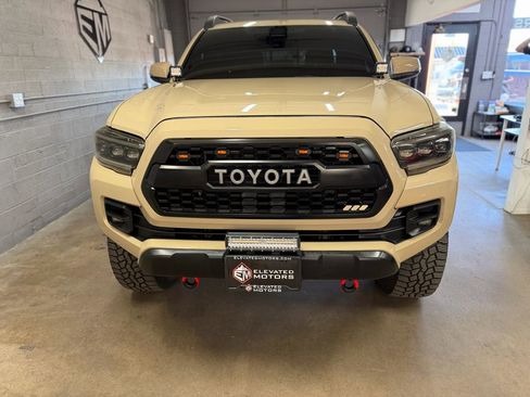 Used 2016 Toyota Tacoma TRD Off-Road image 3