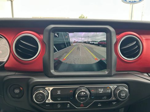 Used 2022 Jeep Gladiator Rubicon w/ LED Lighting Group AWD/4WD image 20