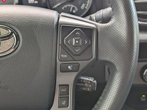 Used 2019 Toyota Tacoma TRD Off-Road image 19