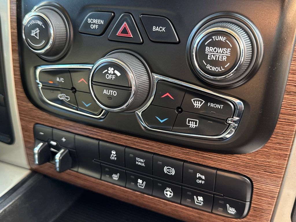 Used 2014 RAM 3500 Laramie AWD/4WD image 35