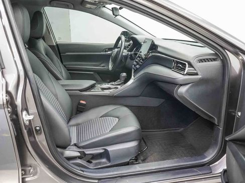 Used 2023 Toyota Camry SE w/ Cold Weather Package image 16