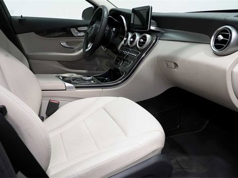 Used 2018 Mercedes-Benz C 300 Sedan image 31