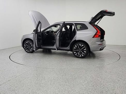 New 2026 Volvo XC60 B5 Ultra w/ Climate Package AWD/4WD image 12