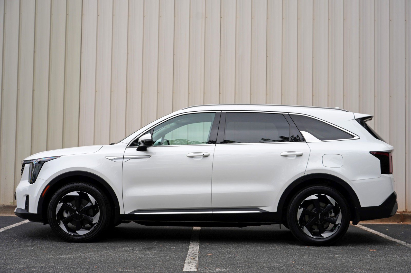 Used 2025 Kia Sorento EX AWD/4WD image 9