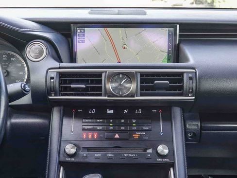 Used 2018 Lexus IS 300 image 12