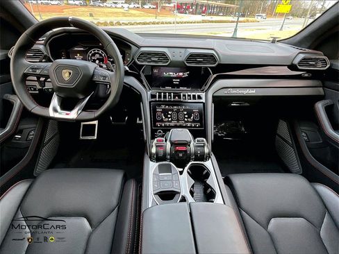 Used 2023 Lamborghini Urus S image 12