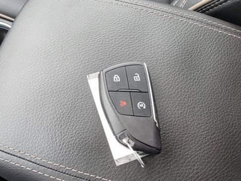 Used 2024 GMC Canyon Denali image 50