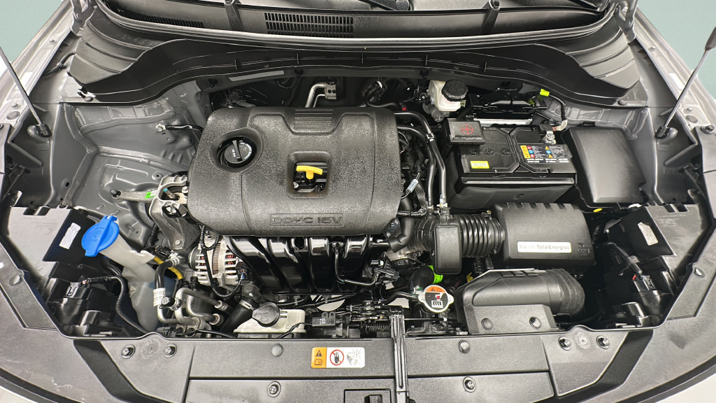 Used 2025 Kia Soul LX w/ LX Technology Package FWD image 22