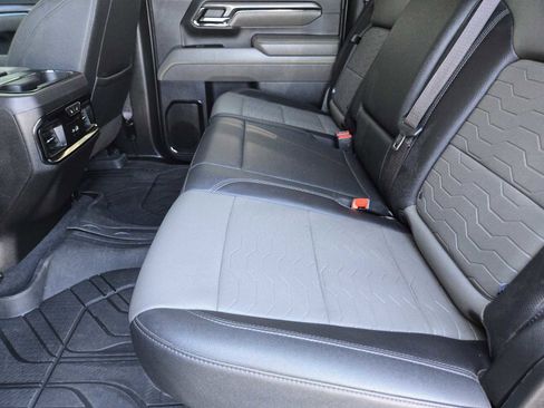 Certified 2024 Chevrolet Silverado 2500 ZR2 w/ Technology Package image 29