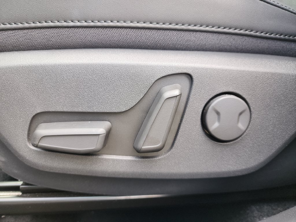 Used 2023 Kia Niro EX FWD image 21