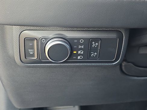 Used 2021 Ford Mustang Mach-E Select image 25