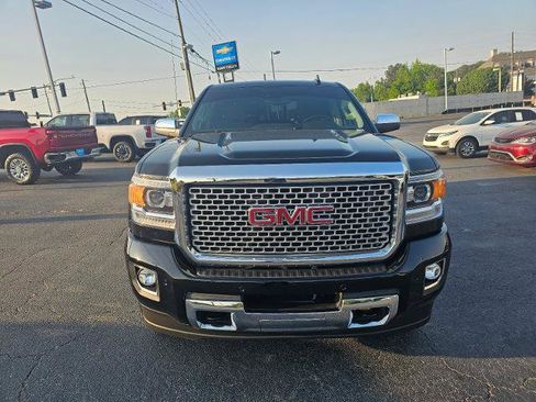 Used 2015 GMC Sierra 2500 Denali w/ Duramax Plus Package AWD/4WD image 33