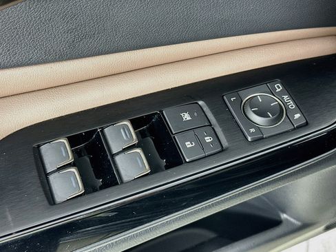 Used 2022 Lexus ES 350 w/ Premium Package FWD image 18