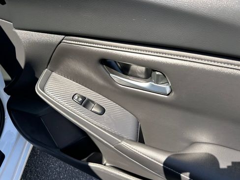 Used 2023 Nissan Sentra SV w/ All-Weather Package FWD image 16