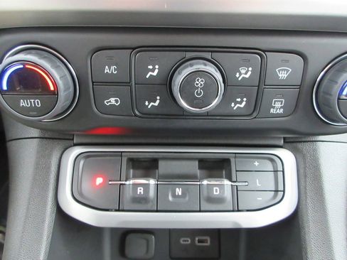 Used 2023 GMC Acadia SLE w/ Driver Convenience Package image 28