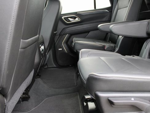 Used 2021 GMC Yukon SLT w/ SLT Premium Package image 29