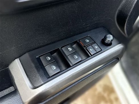 Used 2022 Toyota Tacoma SR5 w/ Technology Package image 23