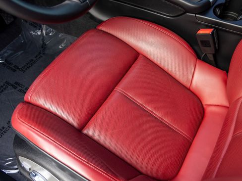 Certified 2023 Porsche Macan image 26