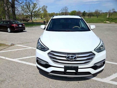 Used 2017 Hyundai Santa Fe Sport AWD/4WD image 9