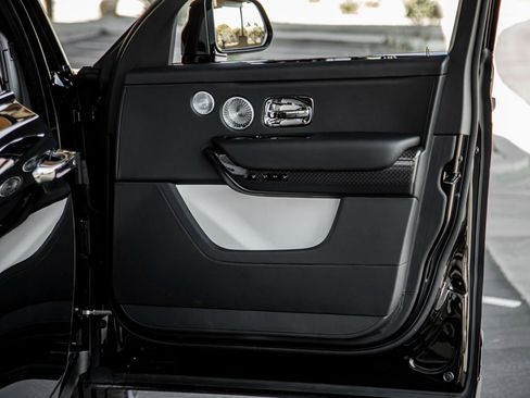 Used 2024 Rolls-Royce Cullinan Black Badge w/ Driver's Package image 28