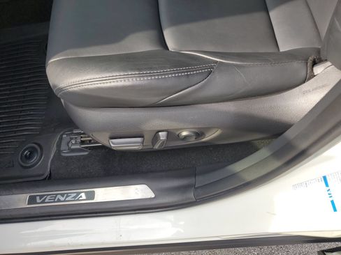 Certified 2022 Toyota Venza XLE AWD/4WD image 18