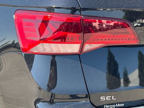 Used 2023 Volkswagen Taos SEL image 13