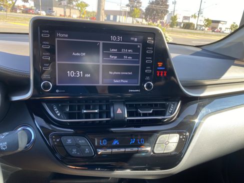 Used 2022 Toyota C-HR Limited image 16