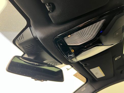 Used 2019 BMW 530e w/ Convenience Package image 19