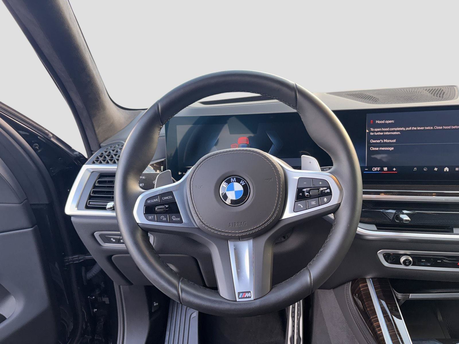 Used 2025 BMW X7 xDrive40i w/ M Sport Package AWD/4WD image 14