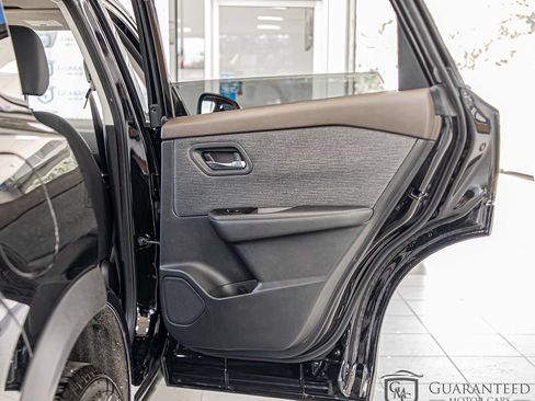 Used 2021 Nissan Rogue SV AWD/4WD image 37