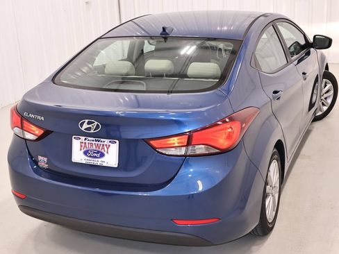 Used 2016 Hyundai Elantra SE w/ Option Group 02 FWD image 32