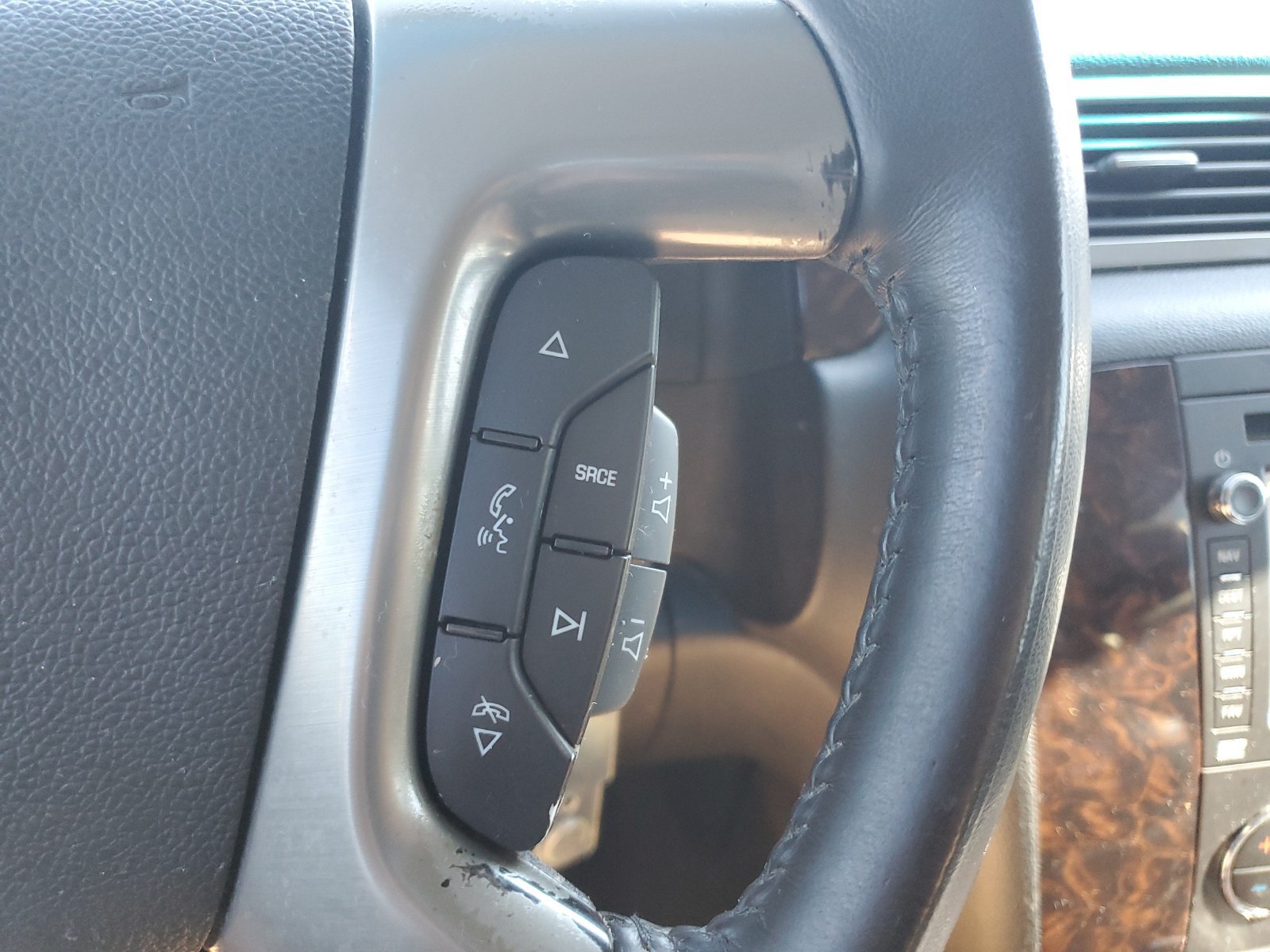 Used 2012 GMC Yukon XL Denali AWD/4WD image 25