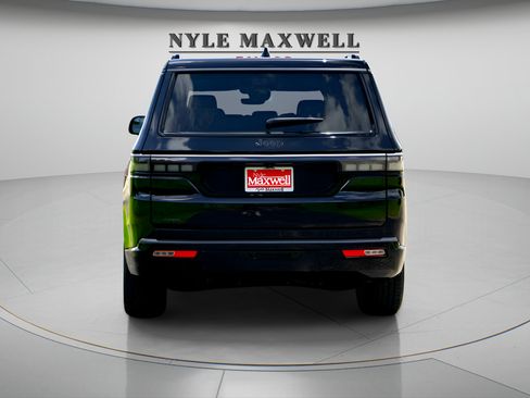 Used 2026 Jeep Grand Wagoneer Limited w/ Premium Group II AWD/4WD image 7