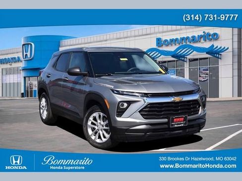 Used 2025 Chevrolet TrailBlazer LS w/ LS Convenience Package FWD image 1