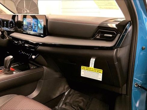 New 2026 Nissan Kicks SR w/ Cold Weather Package FWD image 33