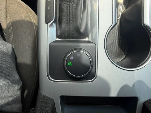 Used 2020 Chevrolet Blazer LT FWD image 21