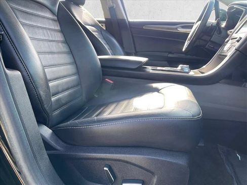 Used 2017 Ford Fusion SE w/ Fusion SE Technology Package AWD/4WD image 14