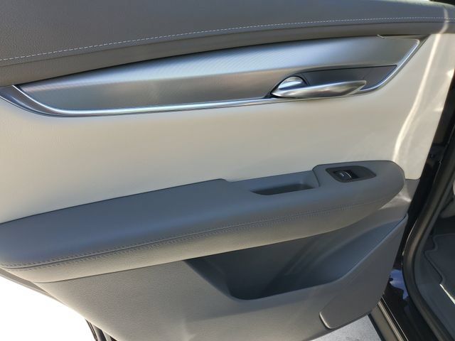 Used 2021 Cadillac XT5 Premium Luxury w/ LPO, Floor Liner Package FWD image 14